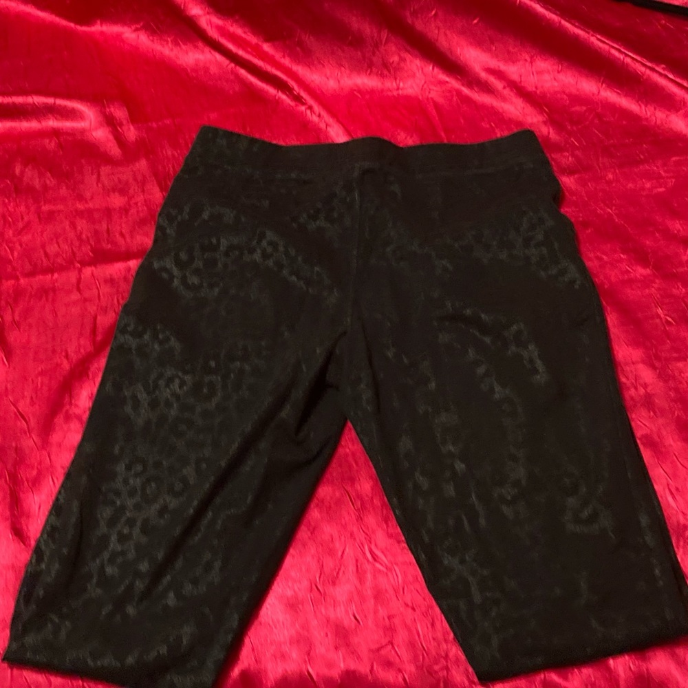 Leopard leggings.